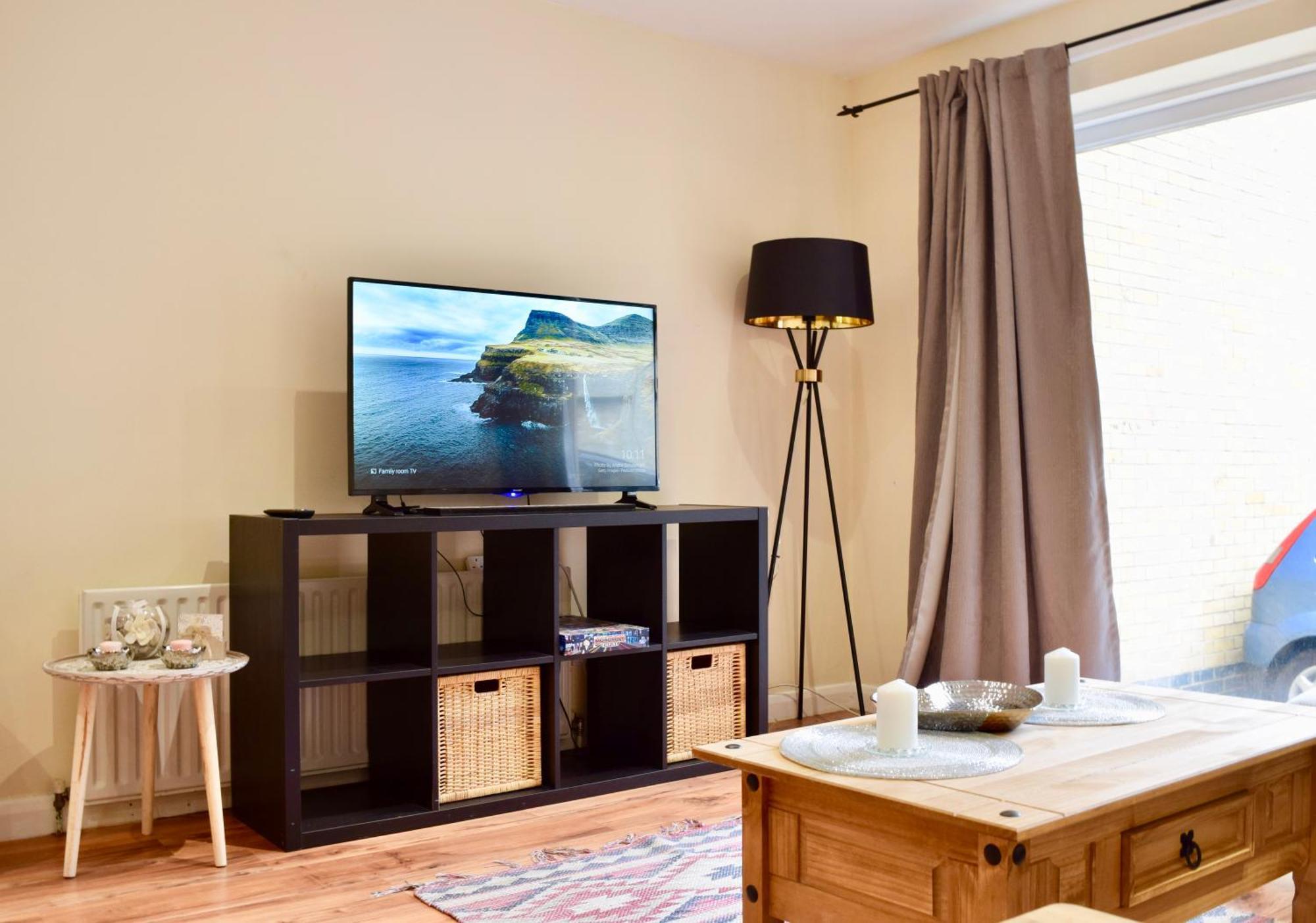 Apartment Stylish And Homely 4 Bedroom In East London