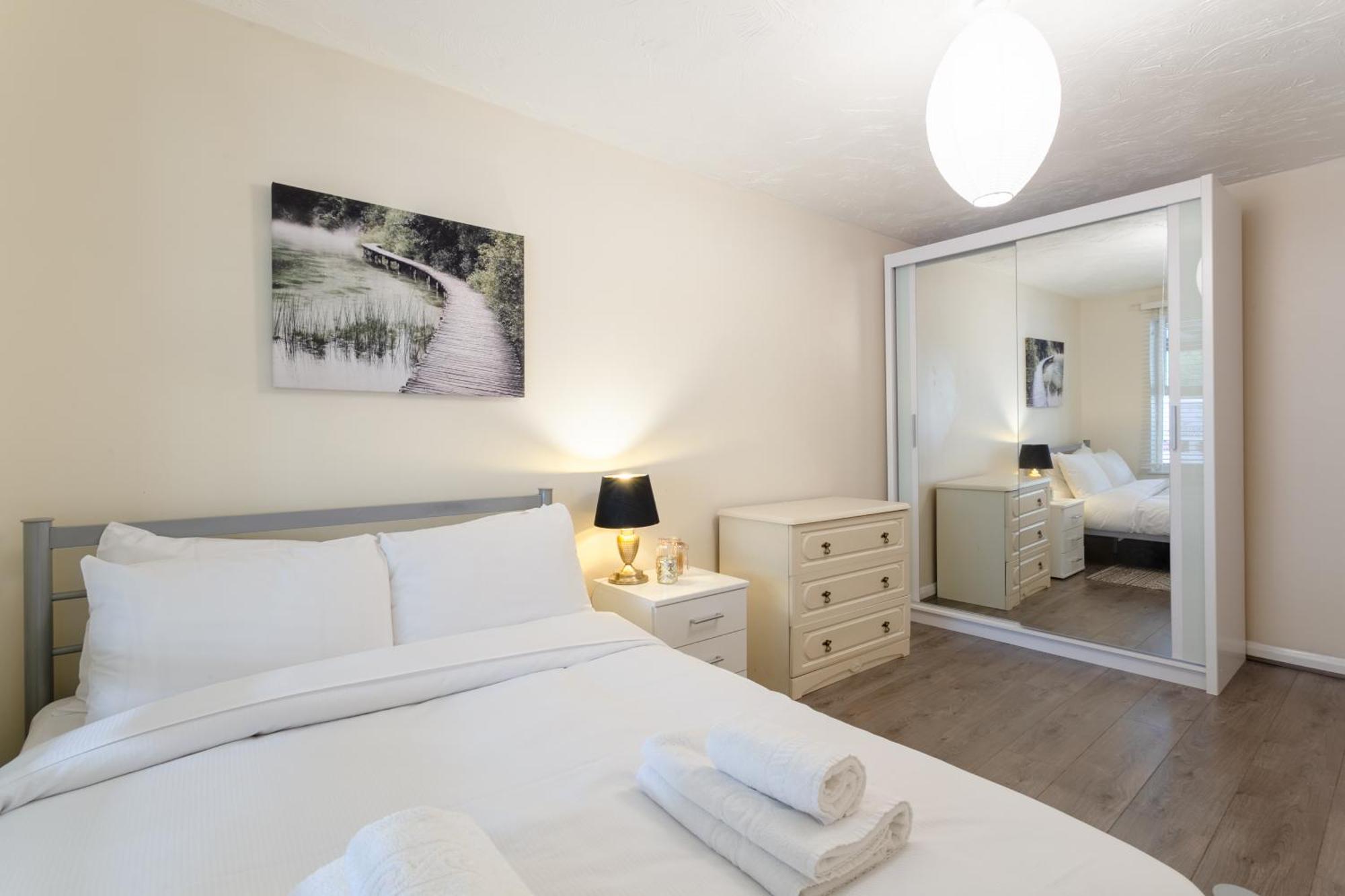 Stylish And Homely 4 Bedroom In East * London