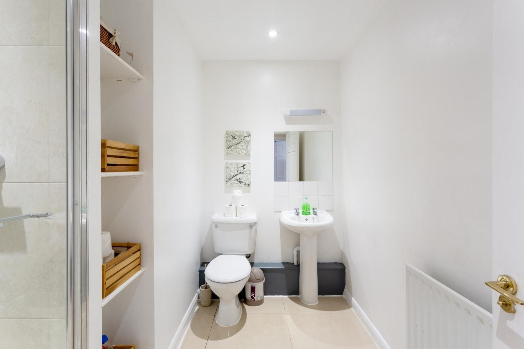 Stylish And Homely 4 Bedroom In East * London