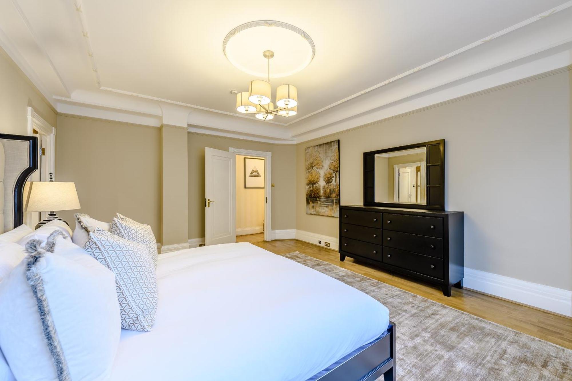 Apartment Strathmore Court London