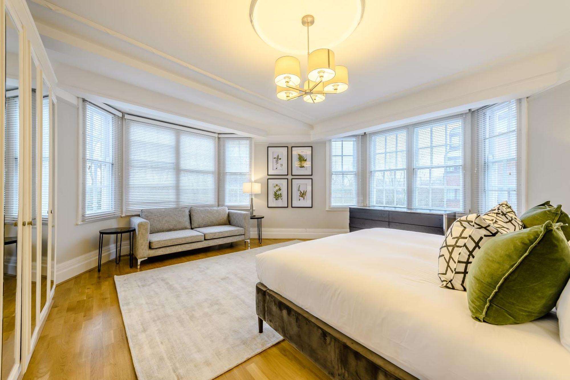 Strathmore Court