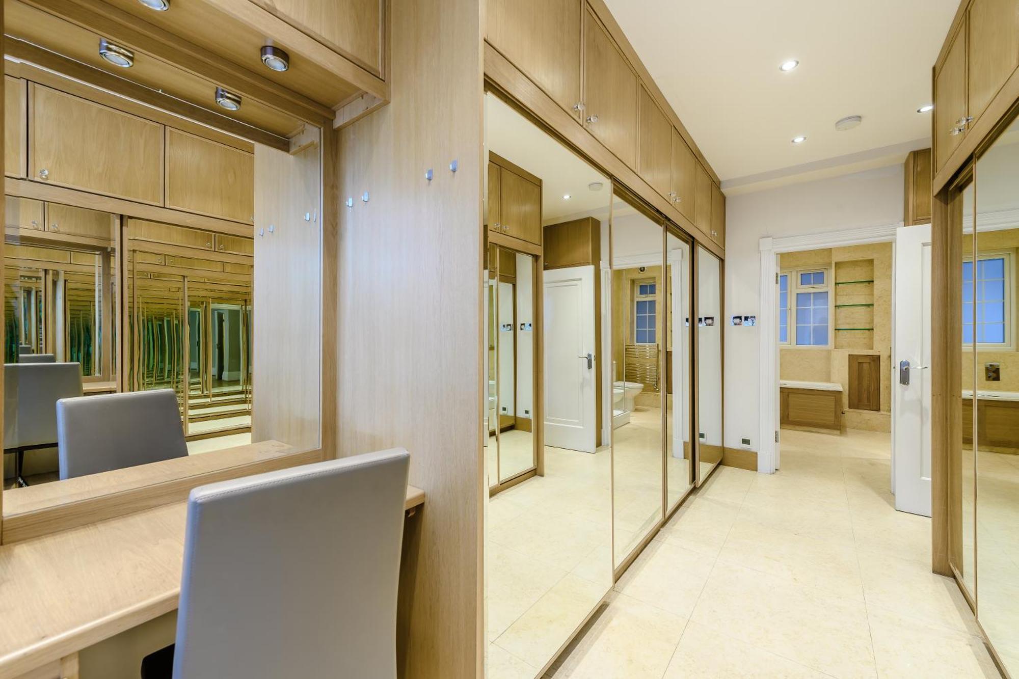 Strathmore Court London