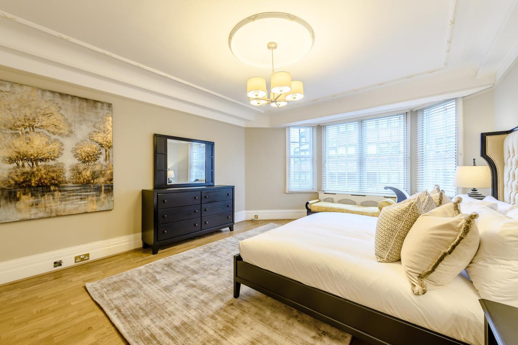 Strathmore Court * London