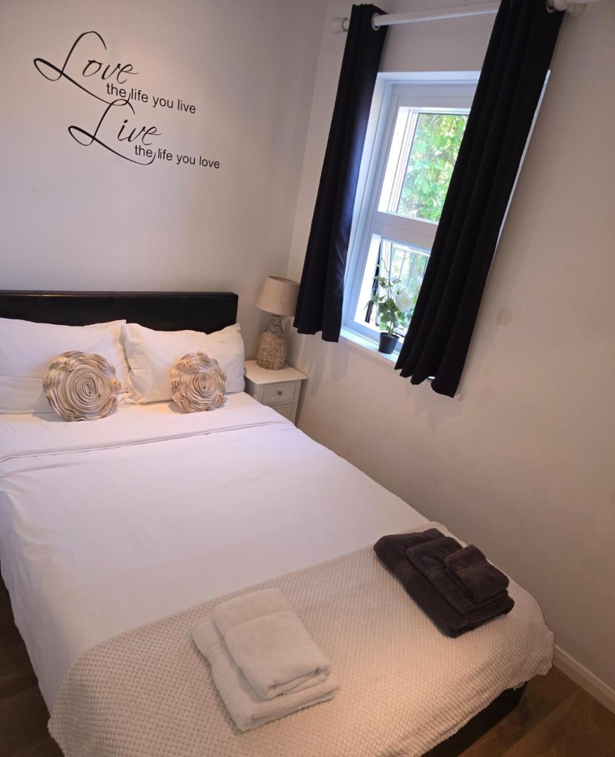 Super Beautiful Three Bedroom Apartamento *