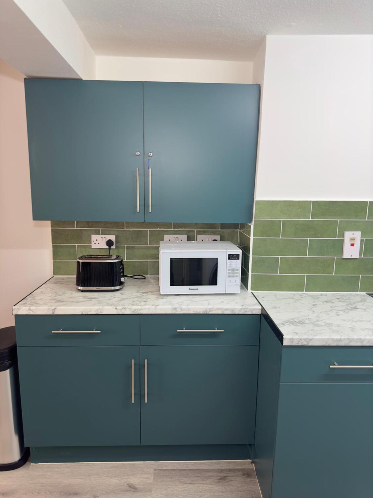 Newly Decorated 5-bed Hackney Townhouse * London