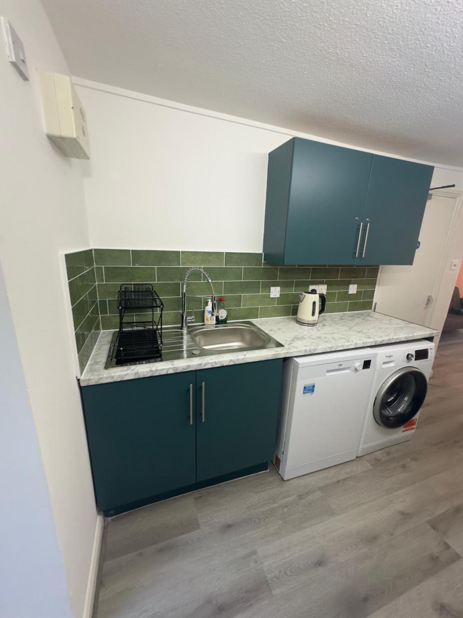 Newly Decorated 5-bed Hackney Townhouse Holiday home London