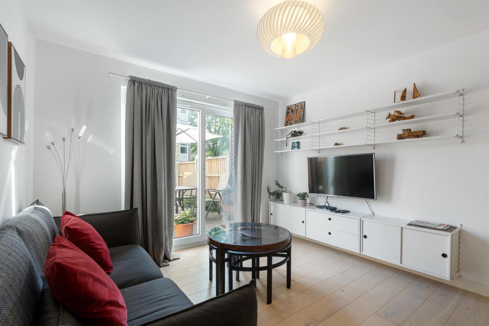 Holiday home 4 Bed 2 Bath - Modern Flat Right On Columbia Road!