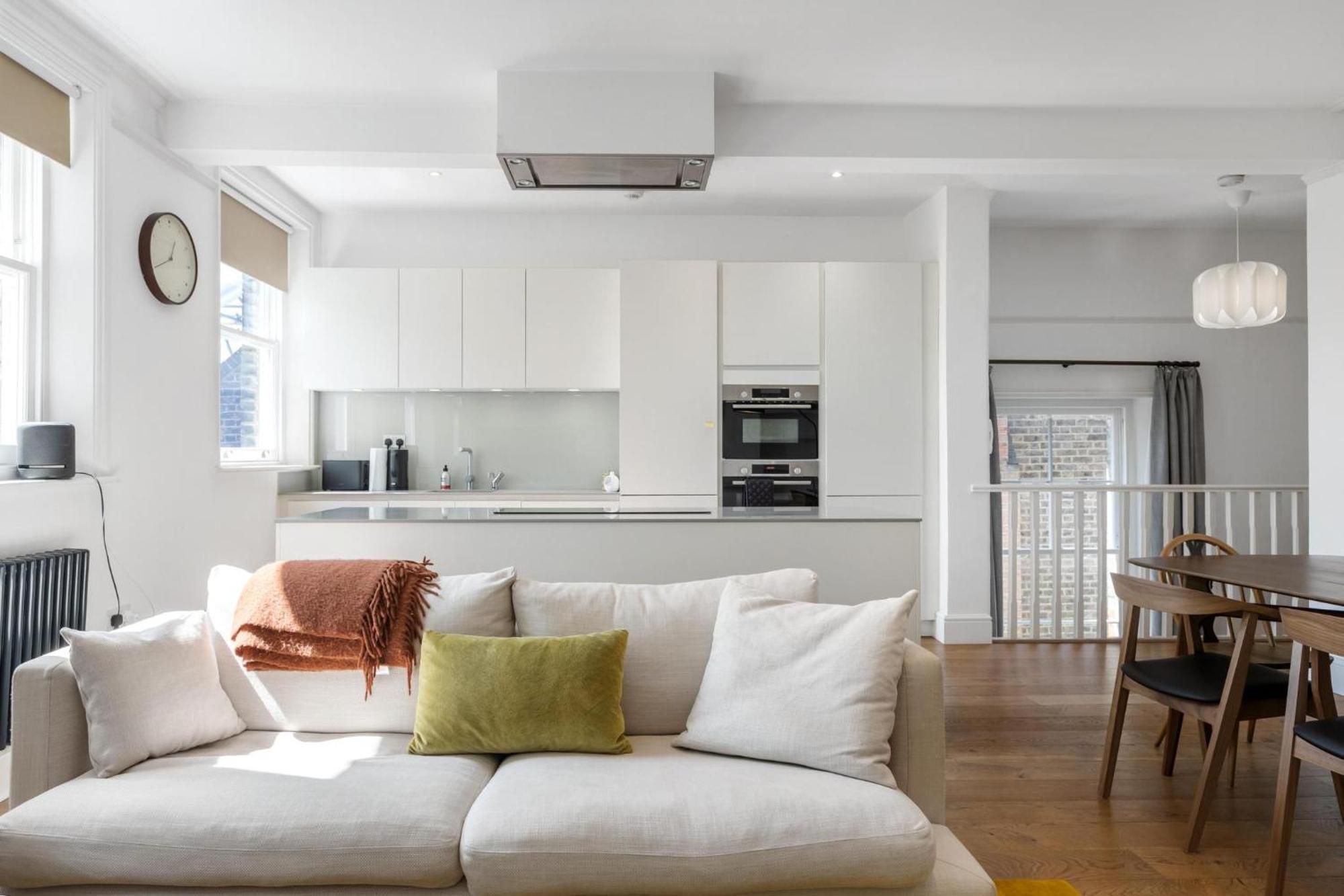 3 Bedroom Magical Hampstead Heath Apartment London