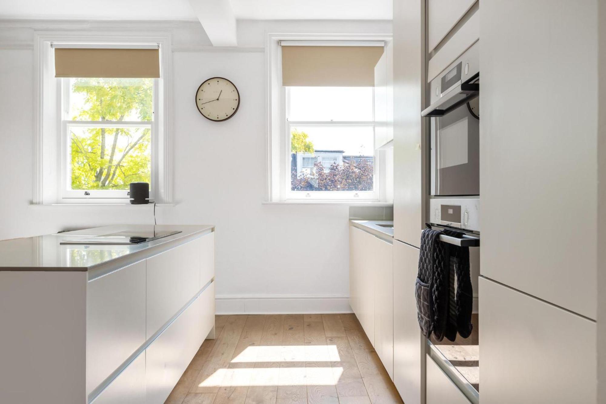 3 Bedroom Magical Hampstead Heath Apartment *