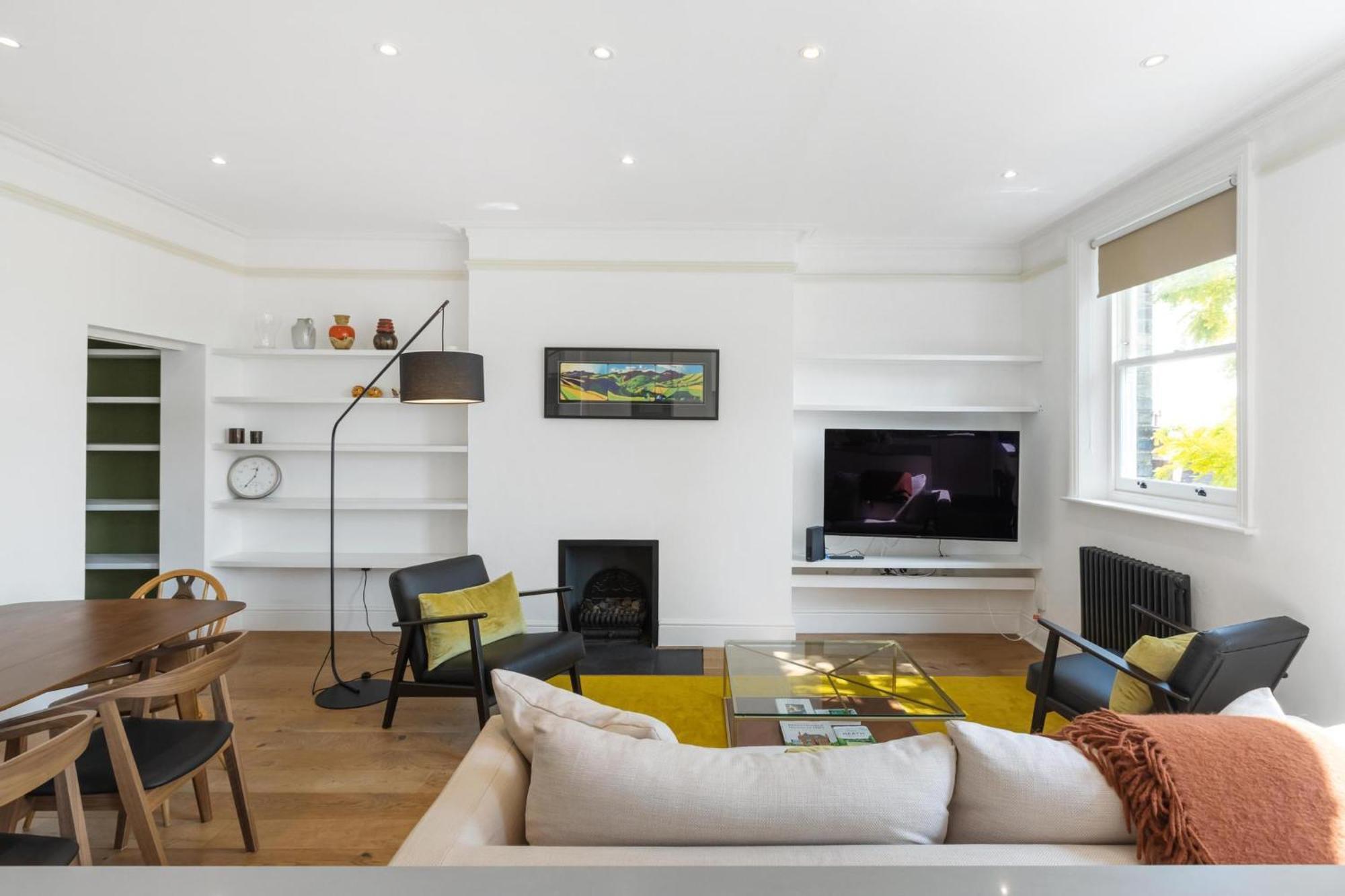 3 Bedroom Magical Hampstead Heath Apartment *