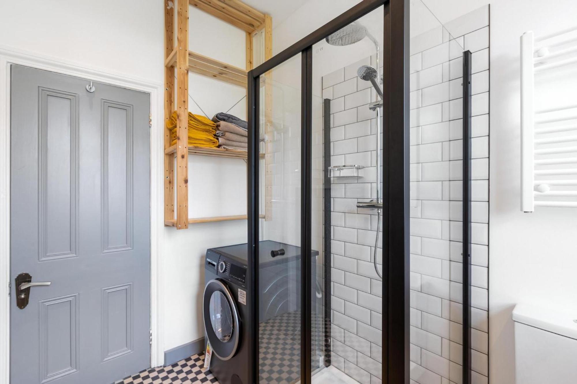 3 Bedroom Magical Hampstead Heath Apartment London