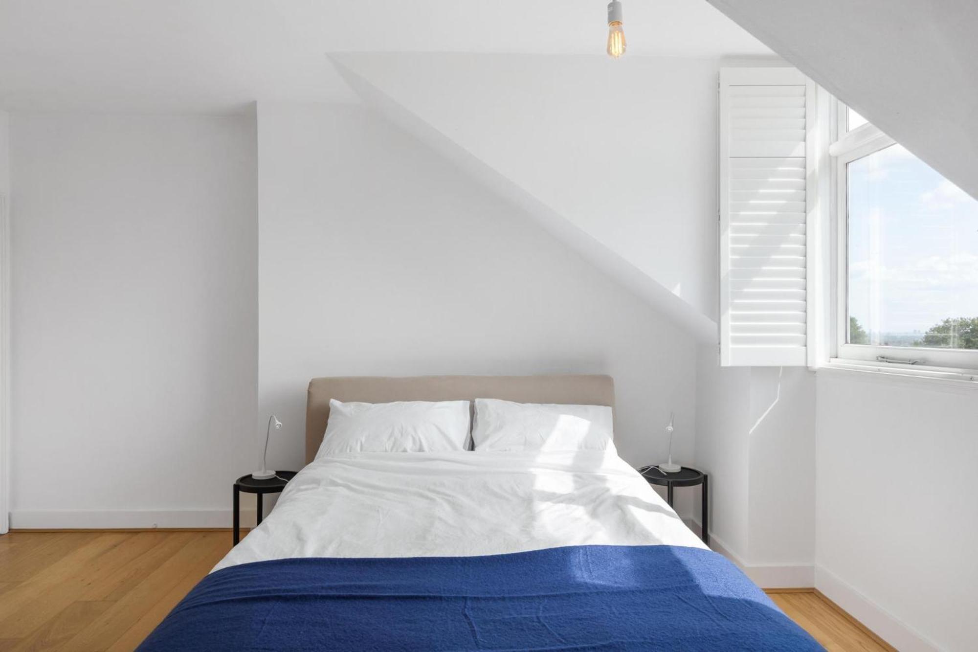 3 Bedroom Magical Hampstead Heath Apartment London