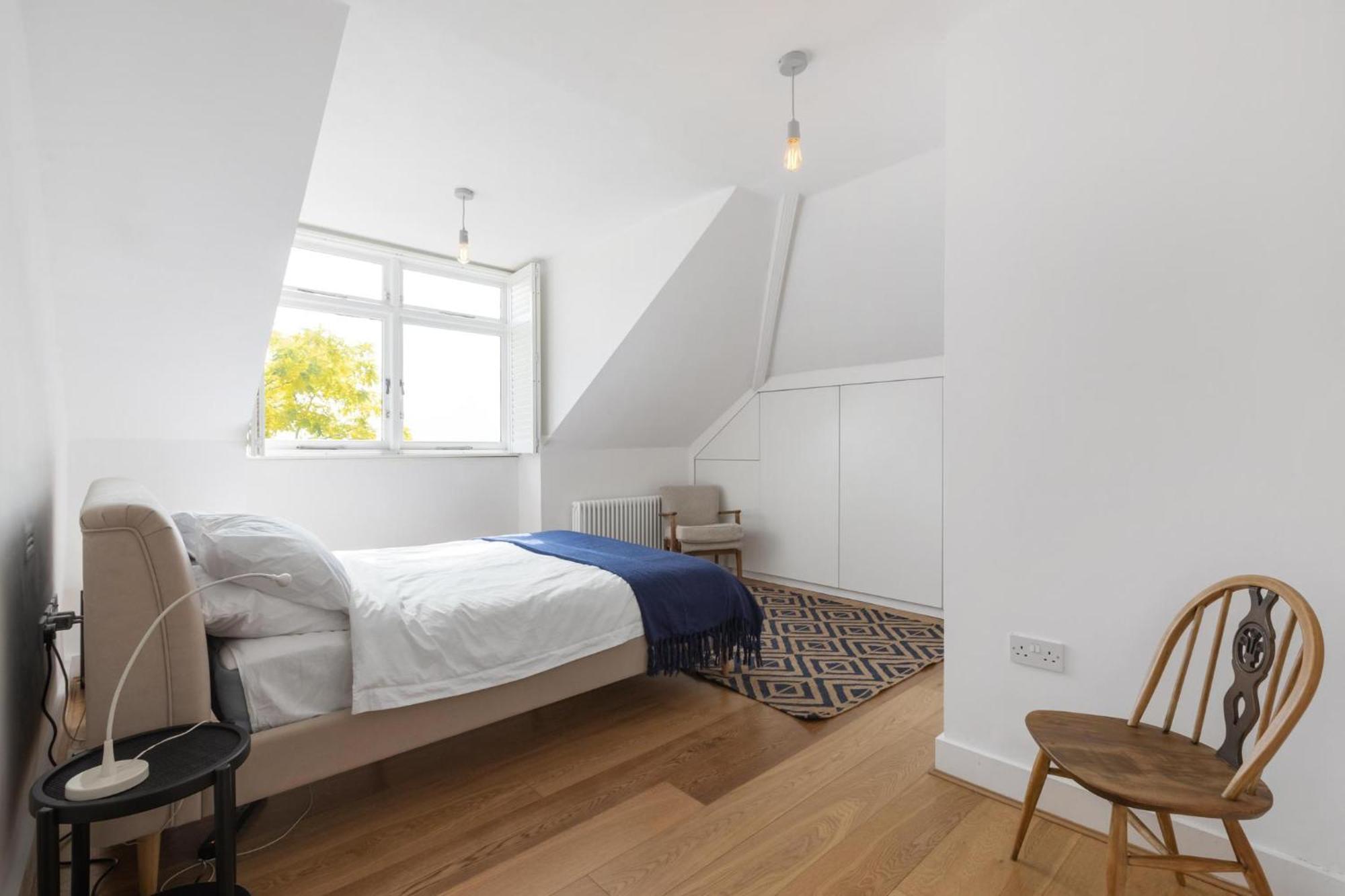 3 Bedroom Magical Hampstead Heath Apartment London