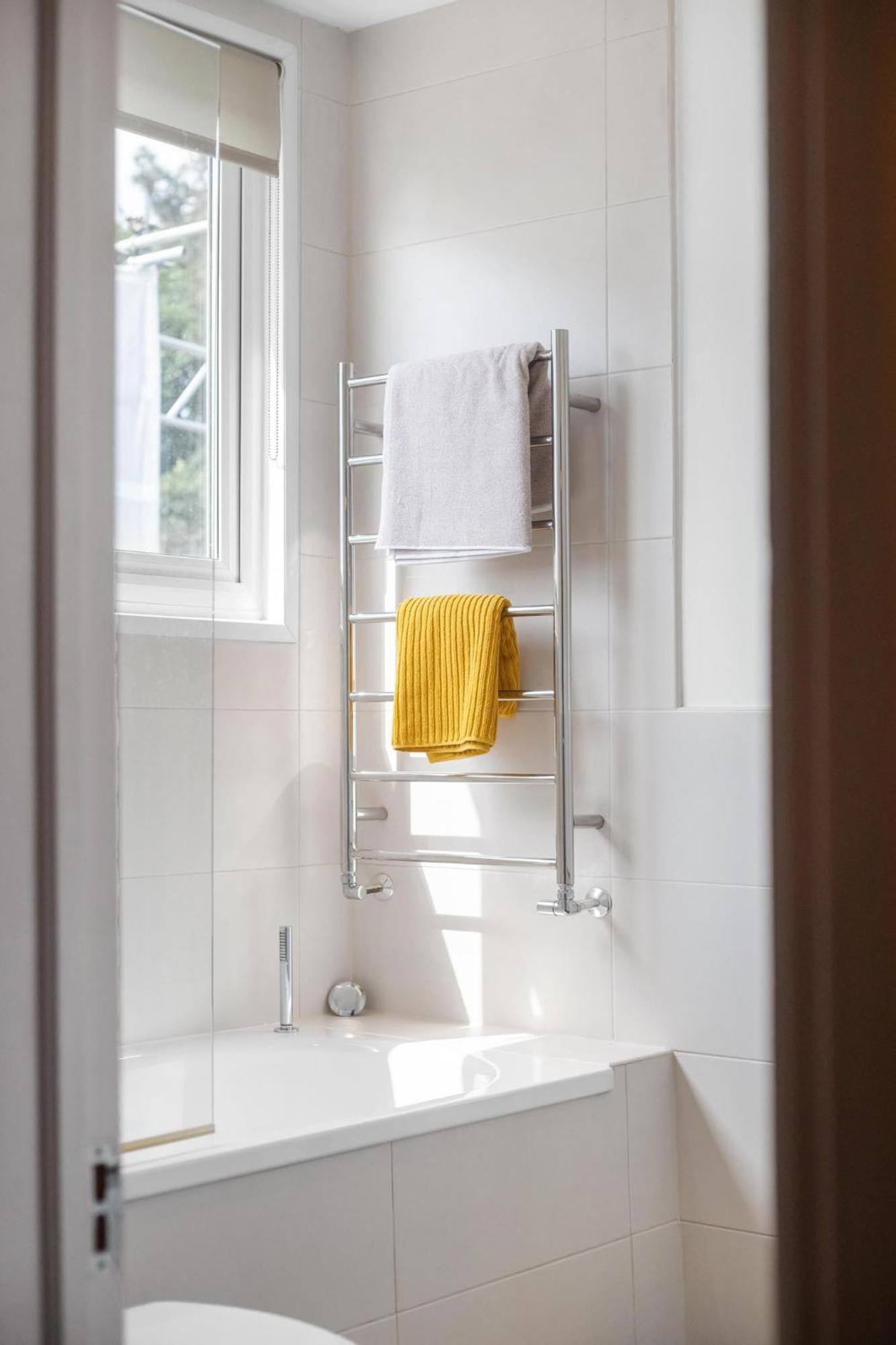 3 Bedroom Magical Hampstead Heath Apartment *