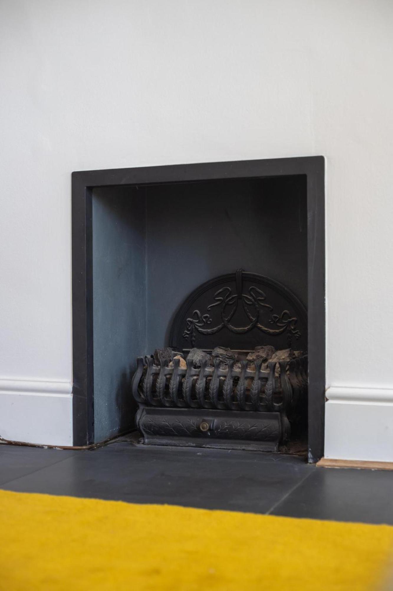 3 Bedroom Magical Hampstead Heath Apartment London