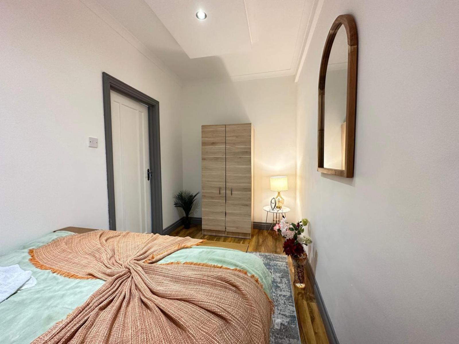 Stylish 1 Bedroom In Central Apartment