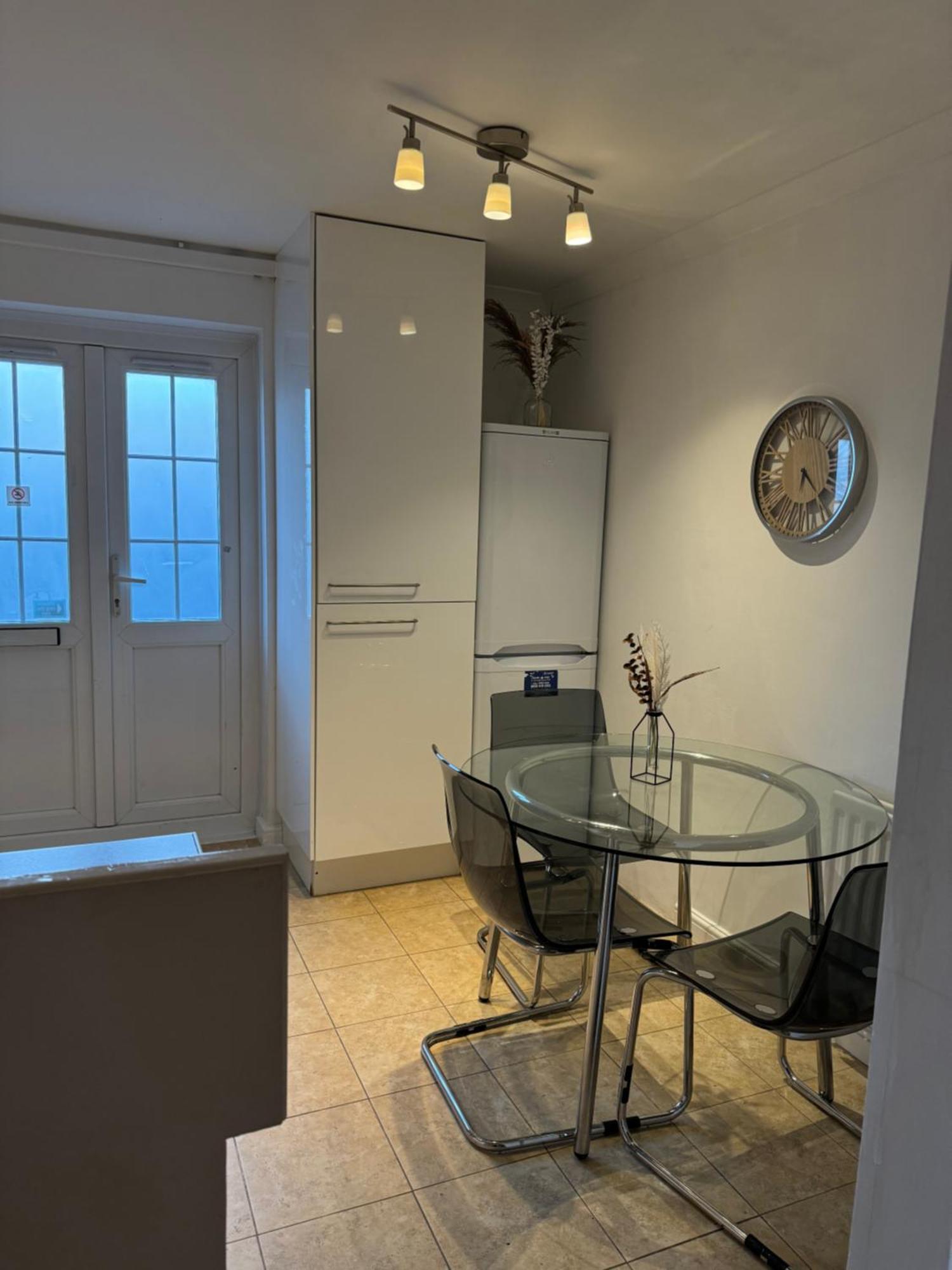 2 Bed House Near Canary Wharf * Londres