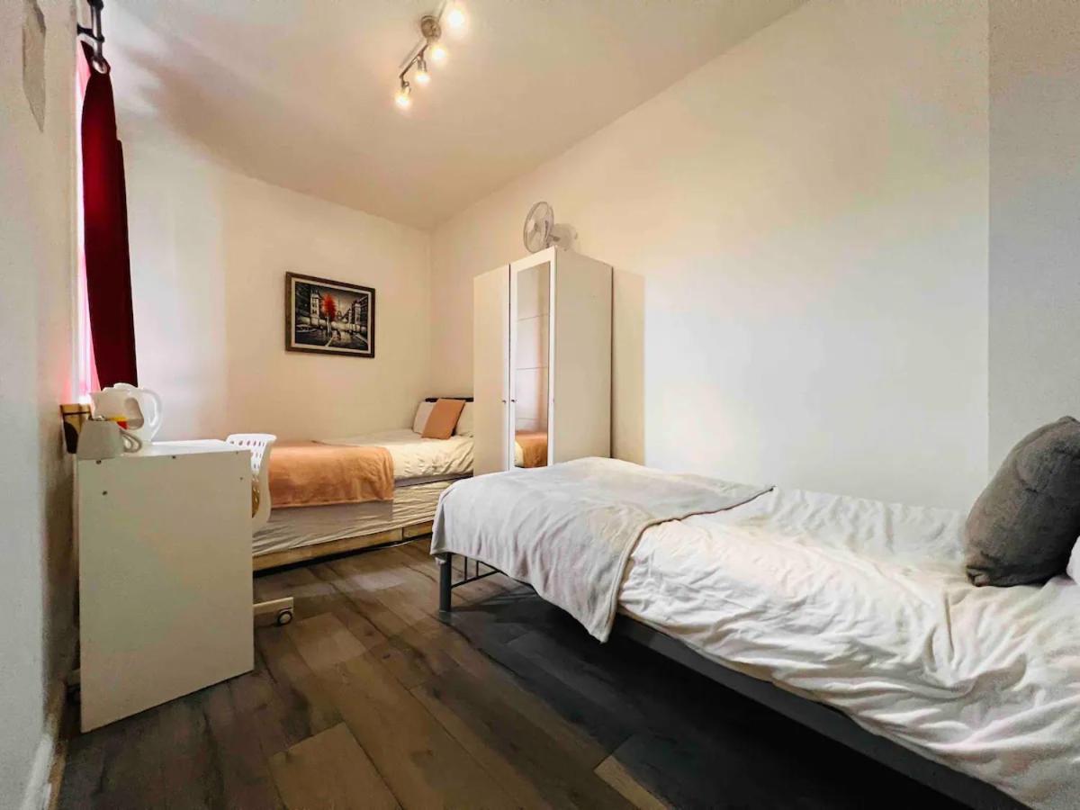 Gray's Road Apartment *