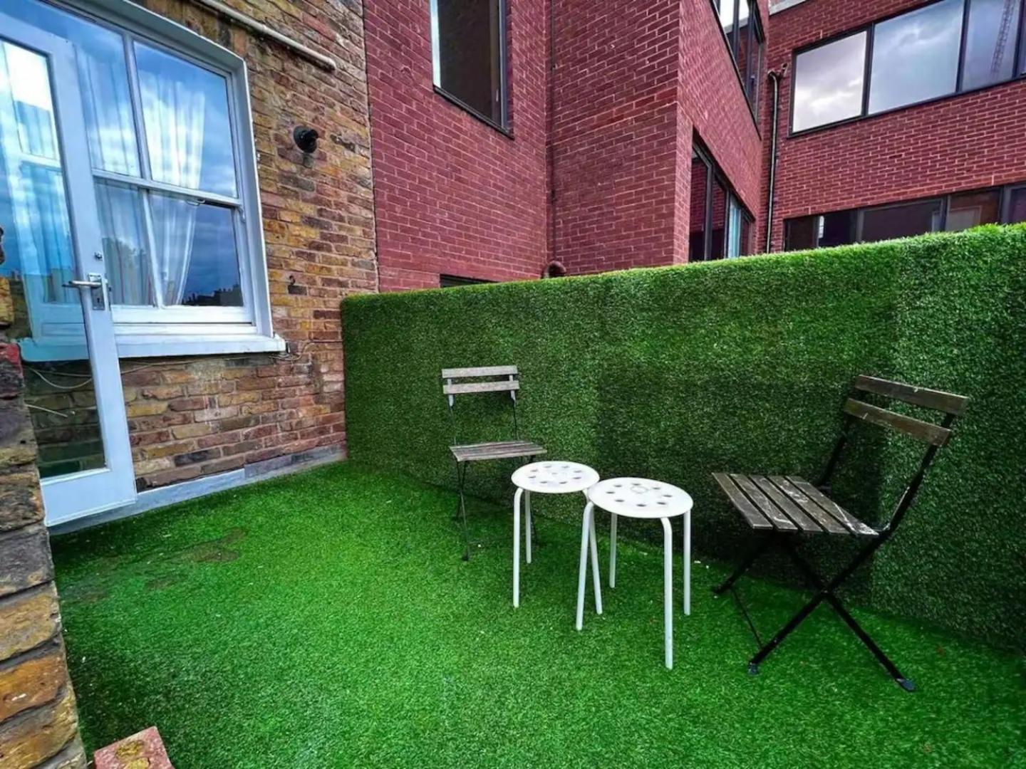 Gray's Road Apartment London