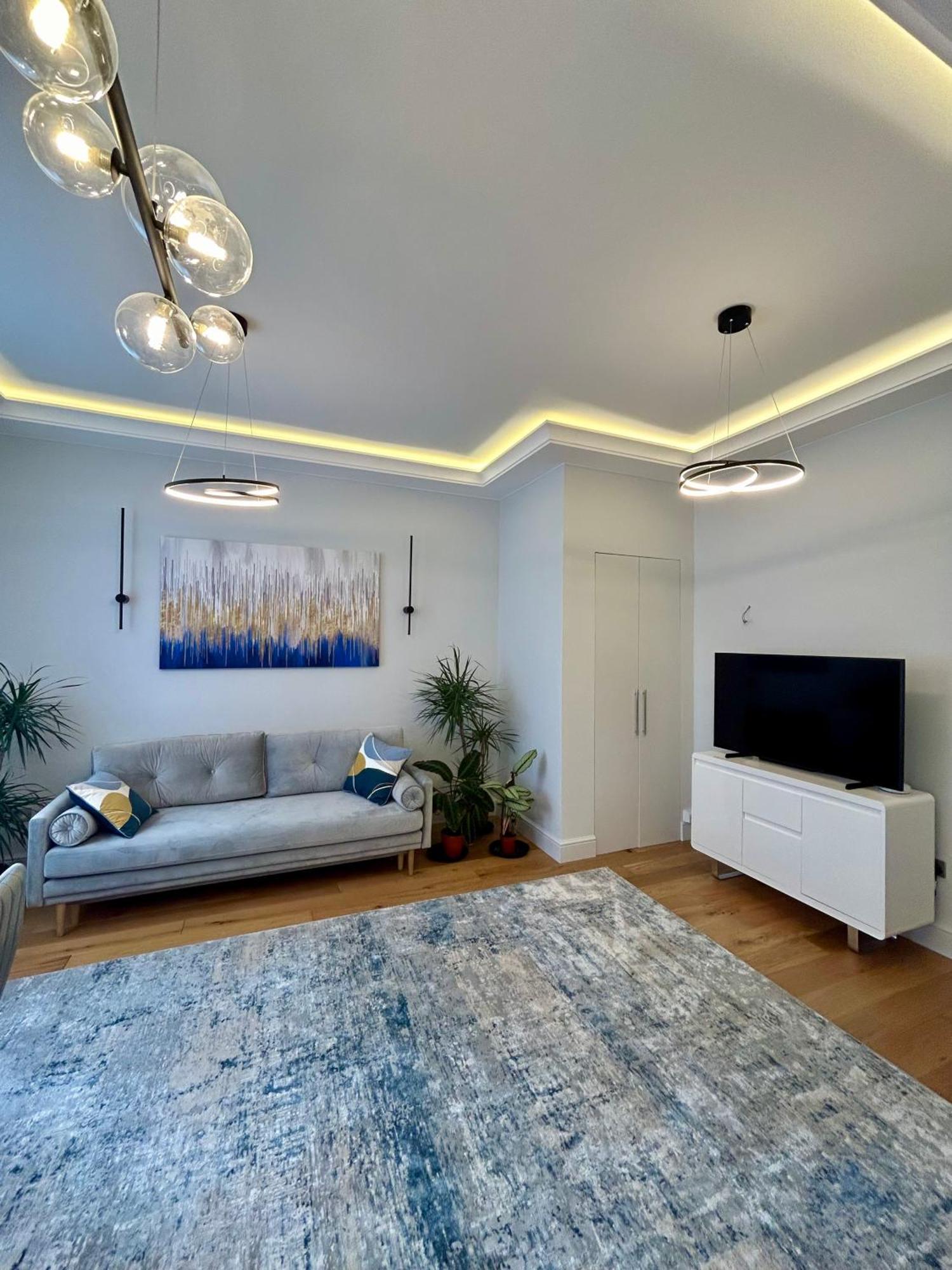 Stylish One Bed Flat In Paddington Pool And Gym Next Door Free Secure Underground Parking Nearby London