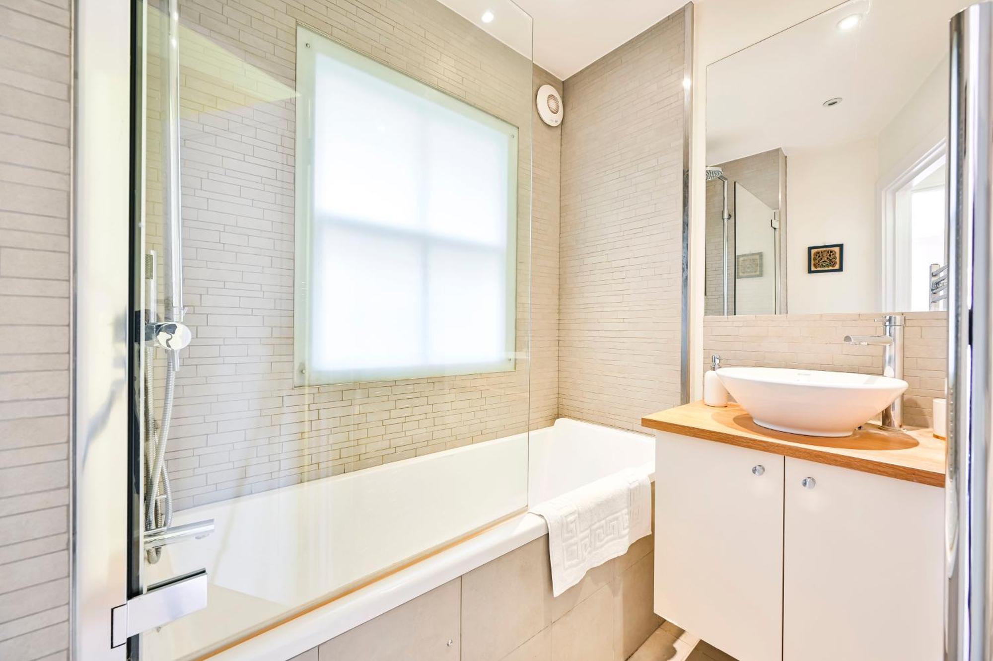 Beatles-themed Serviced On Abbey Road Apartamento