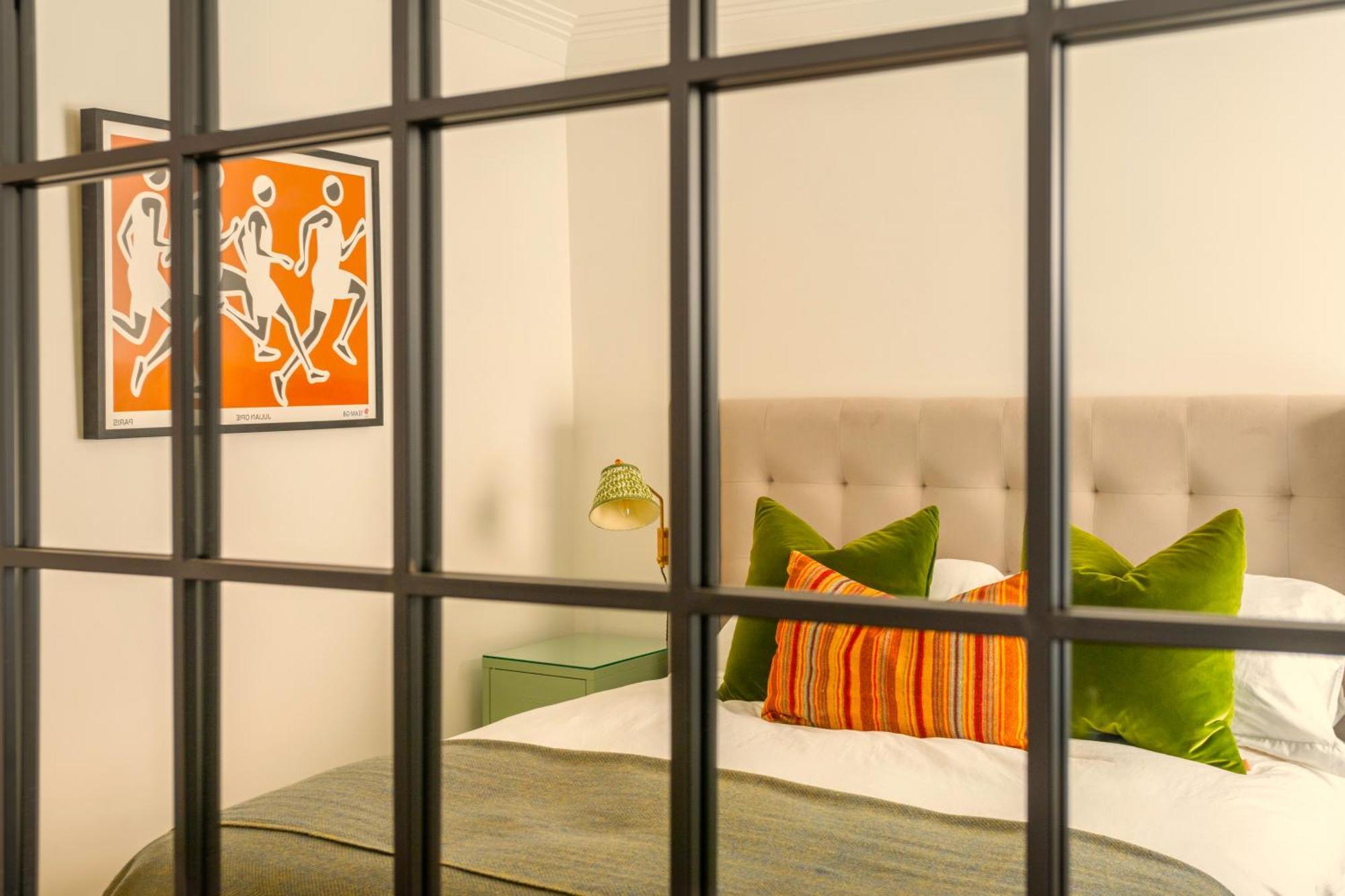 Apartment 2bed Kings Road Chelsea Apt, *