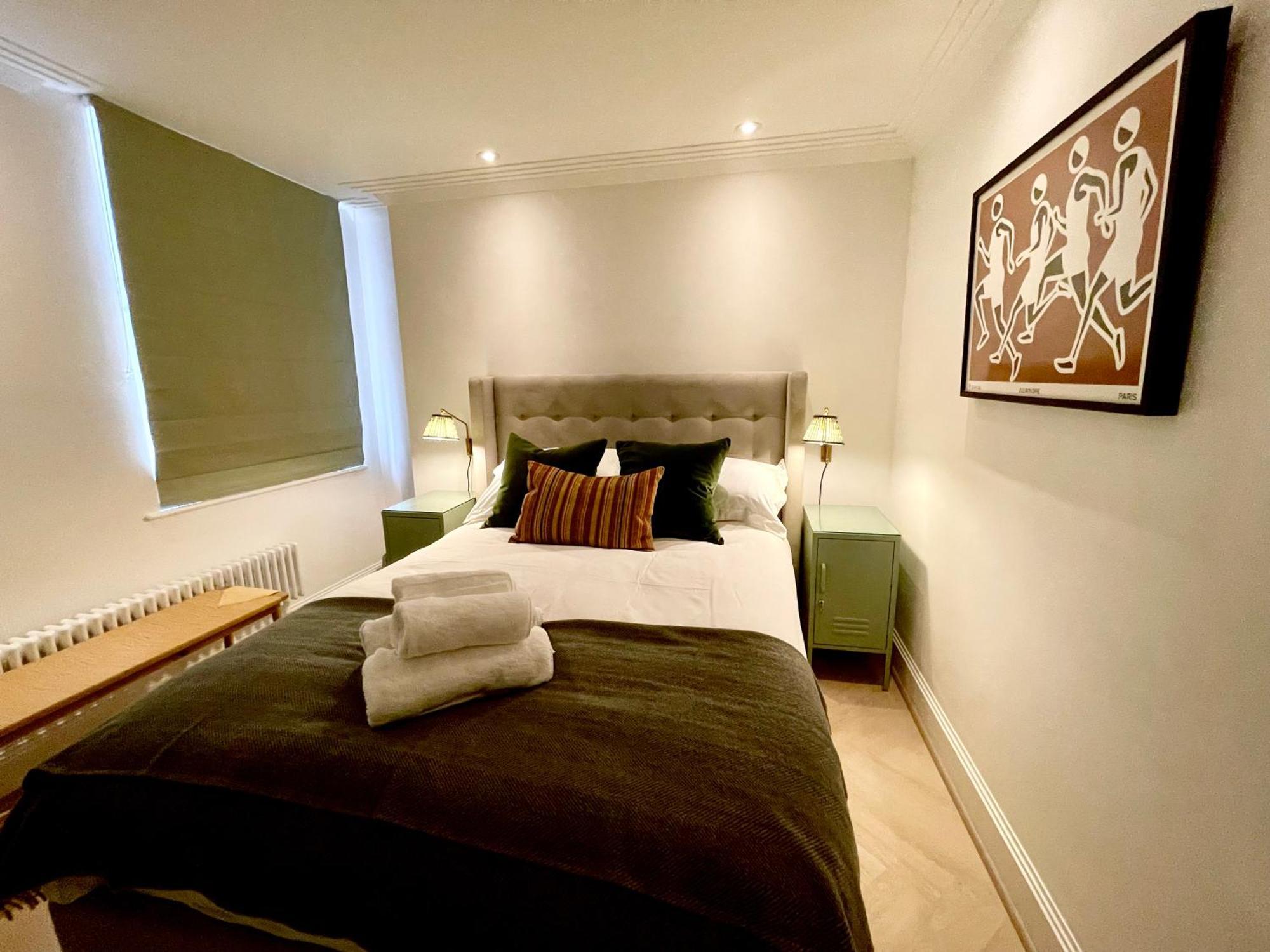 2bed Kings Road Chelsea Apt, Apartment