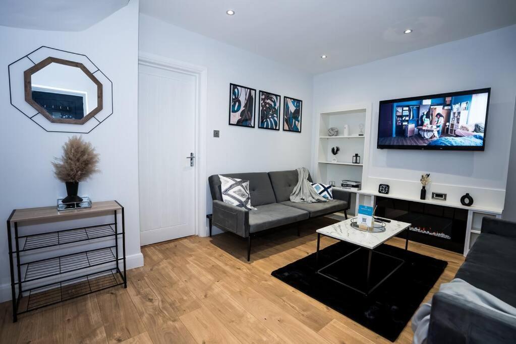 3 Bed Modern House Tottenham