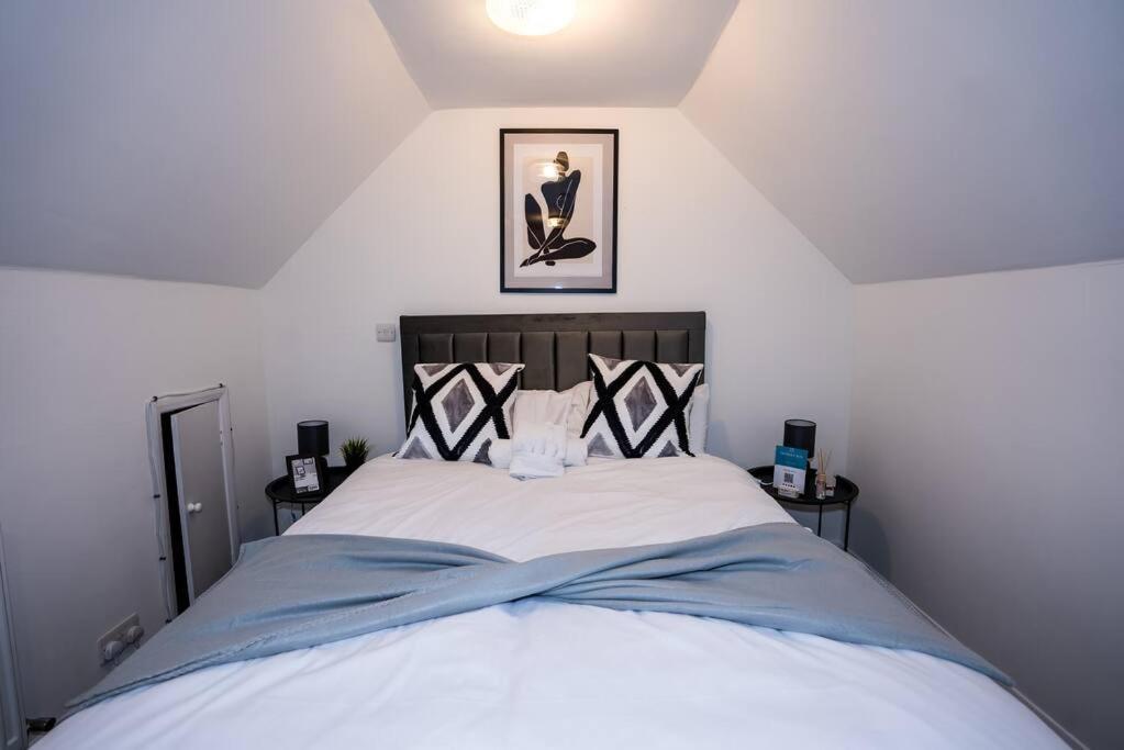 3 Bed Modern House Tottenham Apartment London