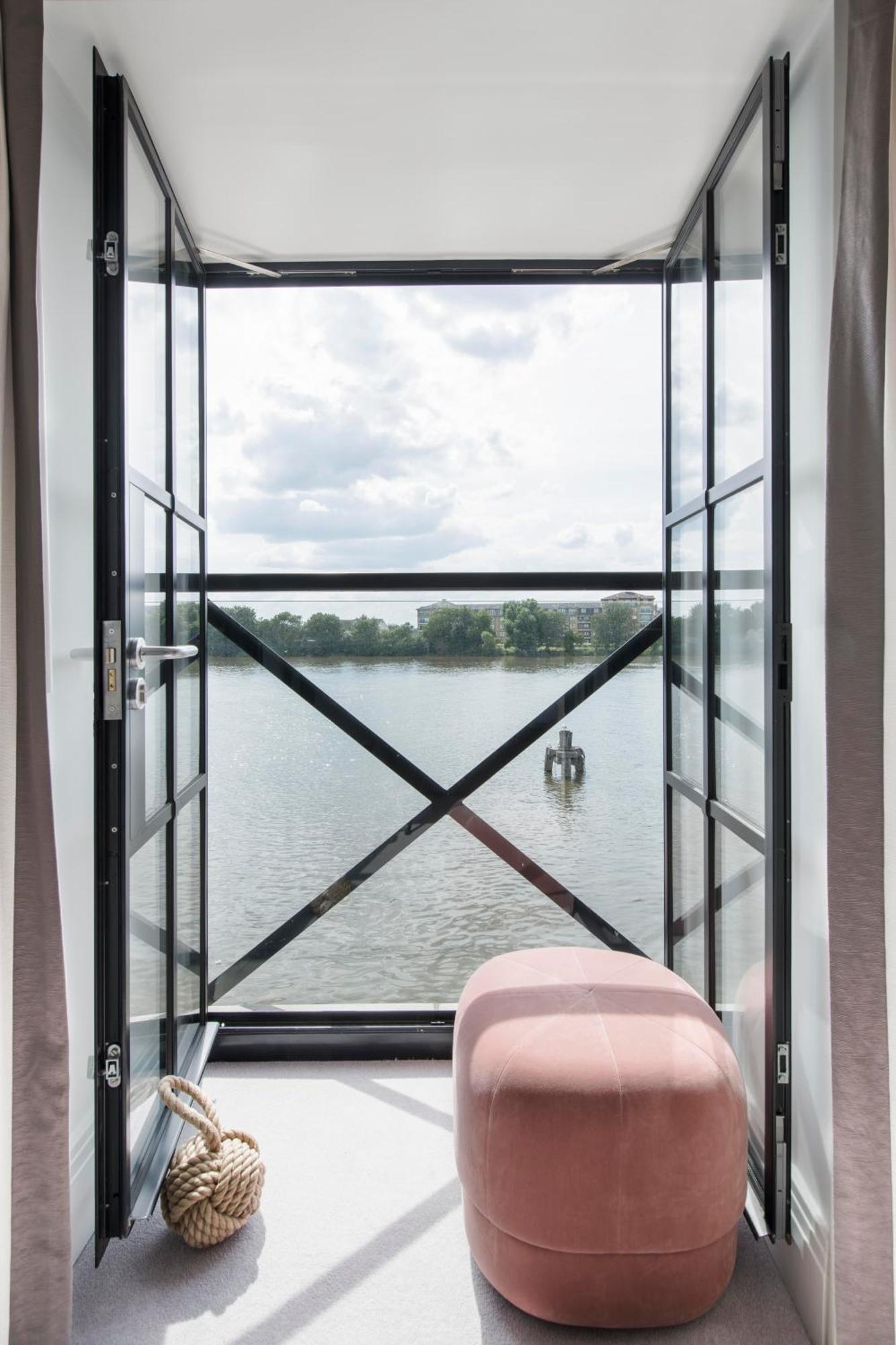 Apartment Palace Wharf