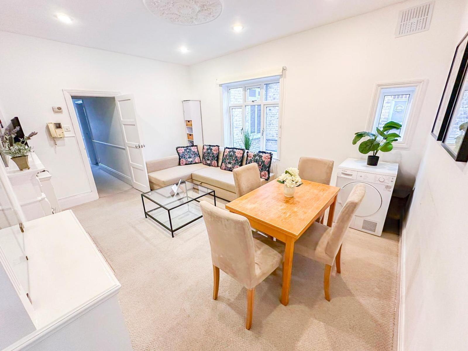 Lovely 3 Bedroom Maisonette With Private Roof Terrace In Hammersmith * London