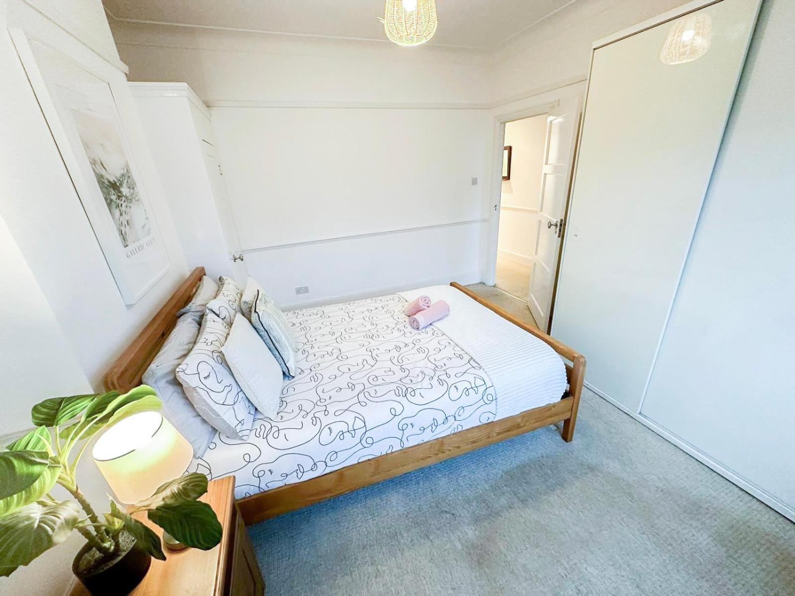 Lovely 3 Bedroom Maisonette With Private Roof Terrace In Hammersmith Apartment