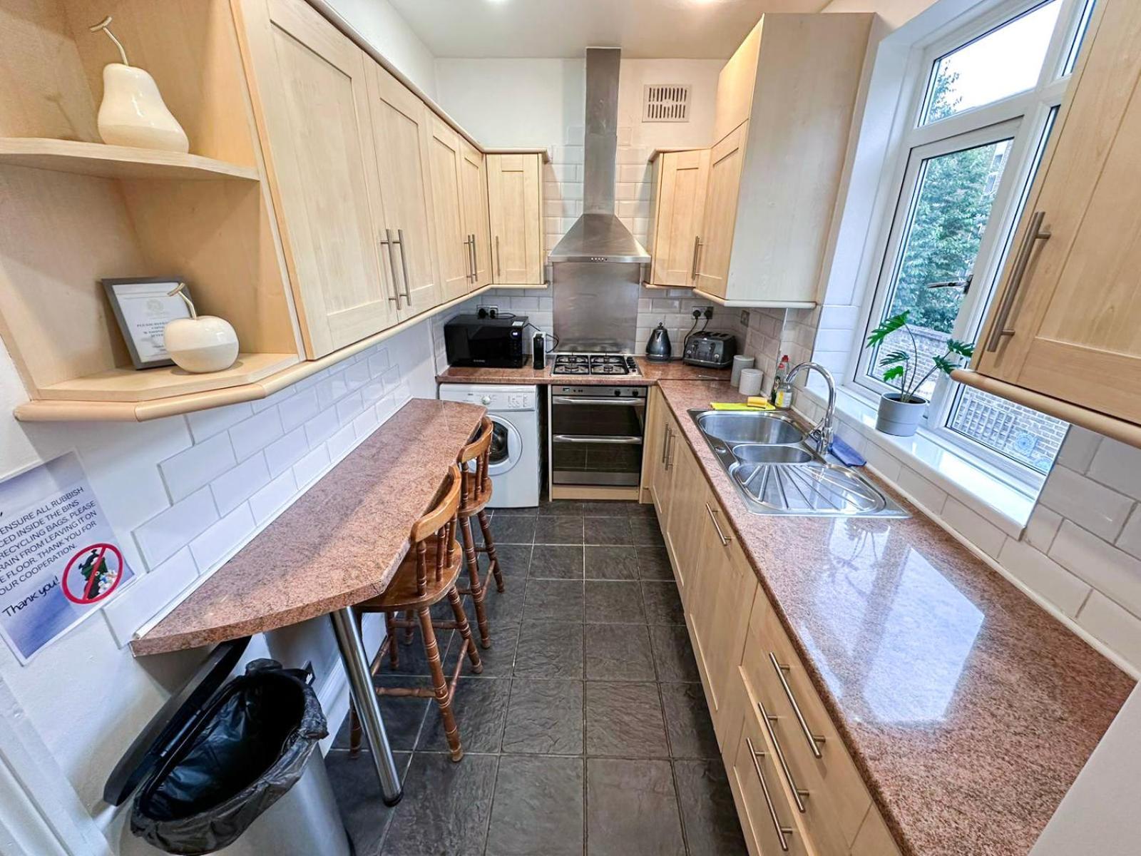 Apartment Lovely 3 Bedroom Maisonette With Private Roof Terrace In Hammersmith