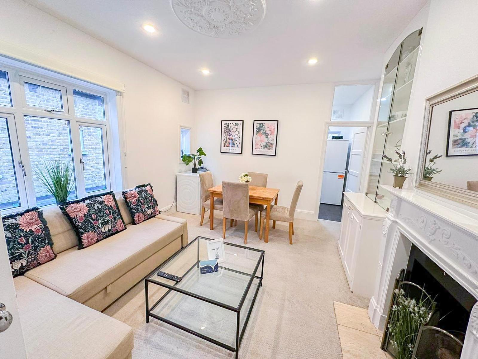 Lovely 3 Bedroom Maisonette With Private Roof Terrace In Hammersmith Apartment London