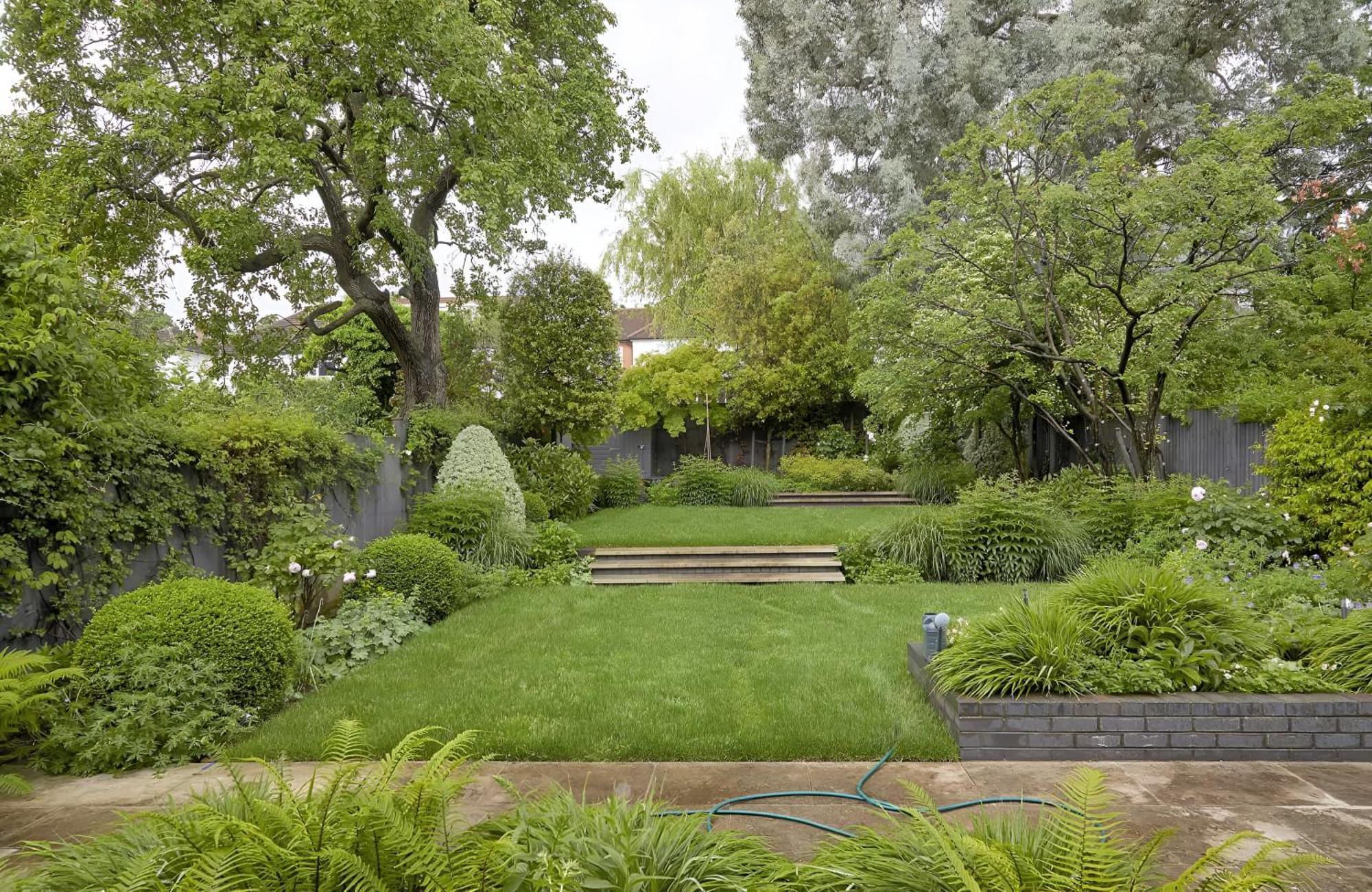Unwind In Style 2br With Cozy Backyard For Groups Apartment London