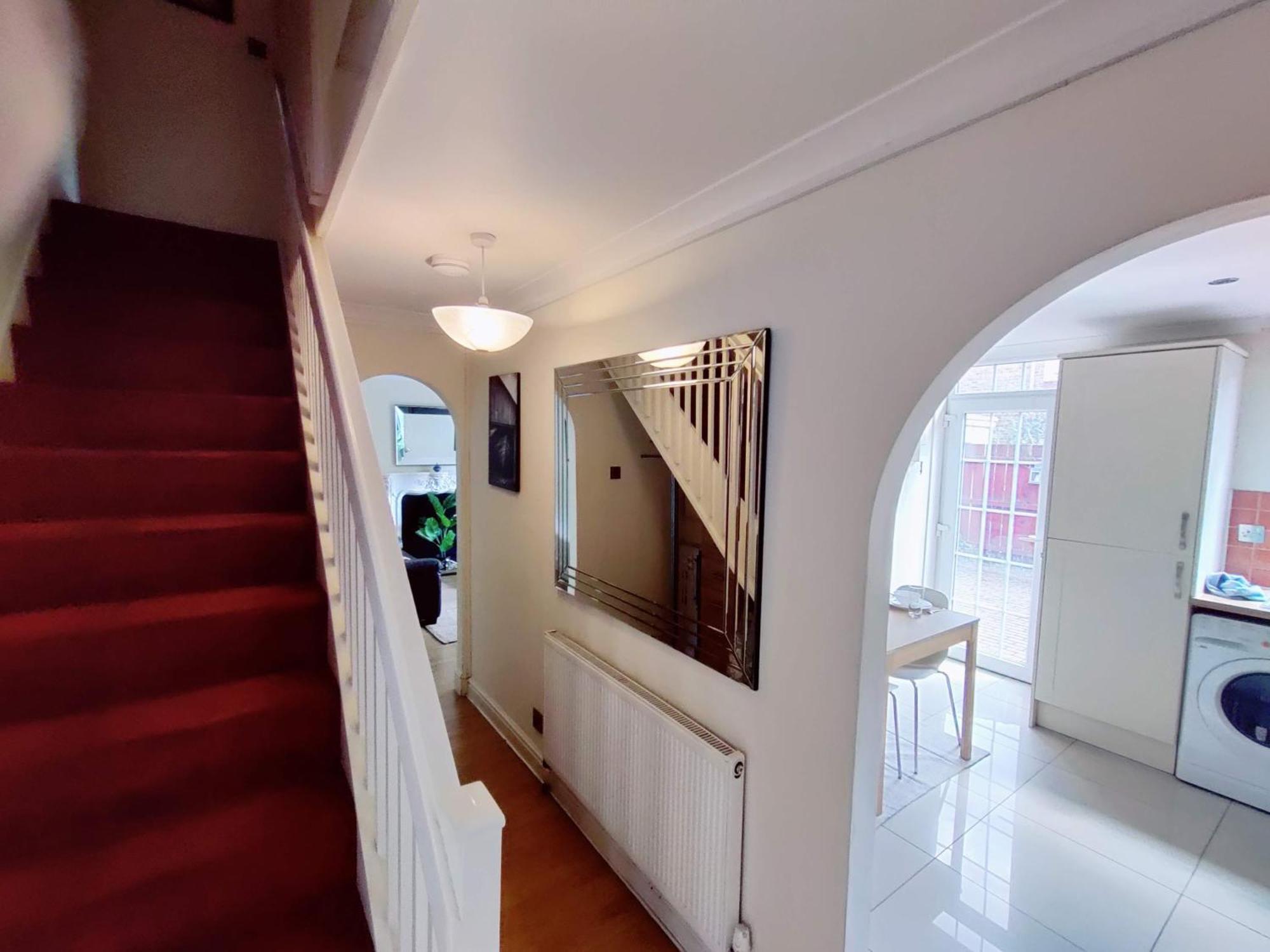 Spacious 3 Bedroom Whitechapel - 9 Mins From Tower Bridge With Free Parking & Garden Casa de férias *