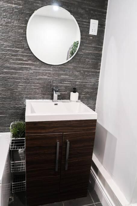 Modern Cosy In London, Sw9