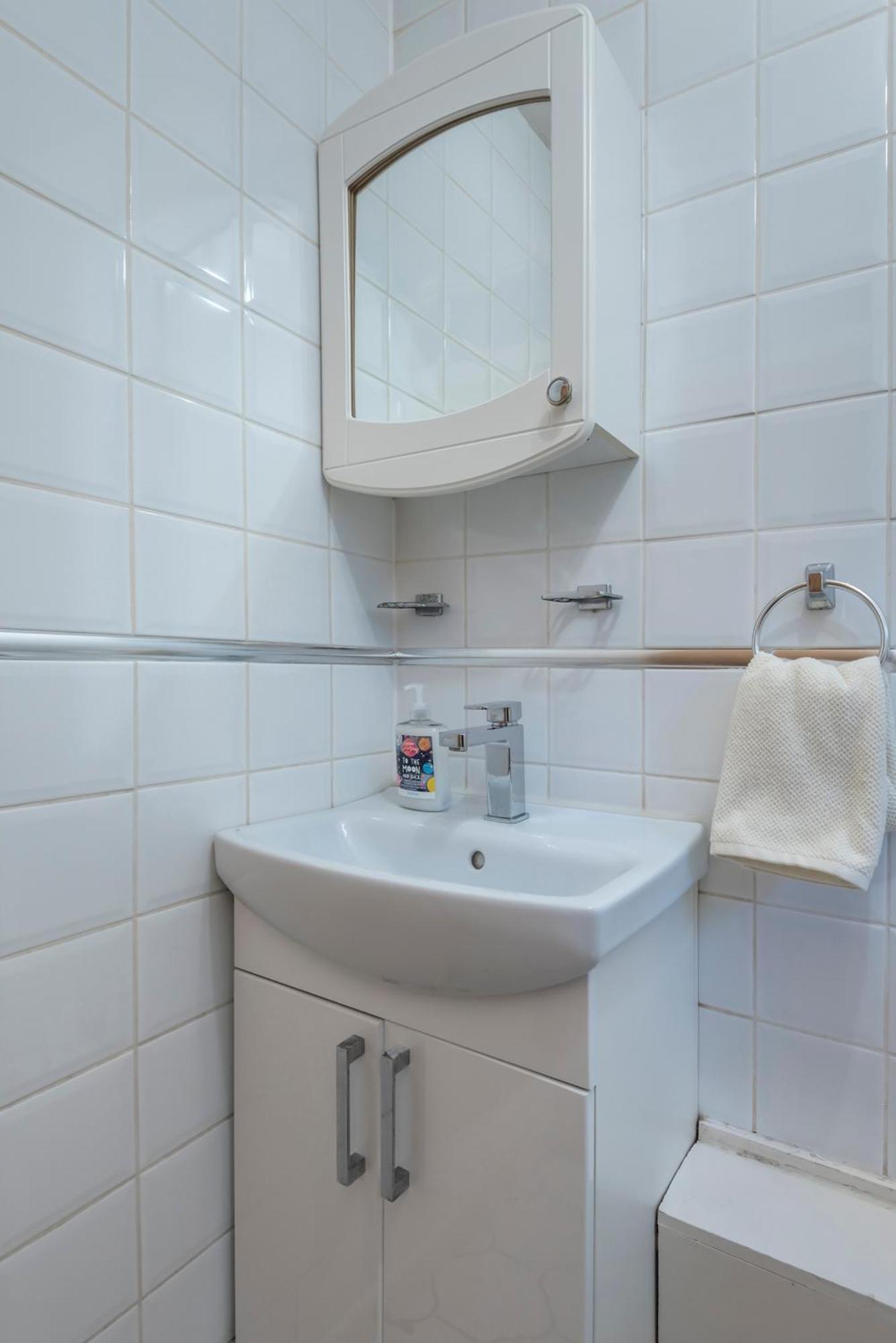 Casa de férias Spacious 3 Bedroom Whitechapel - 9 Mins From Tower Bridge With Free Parking & Garden Londres
