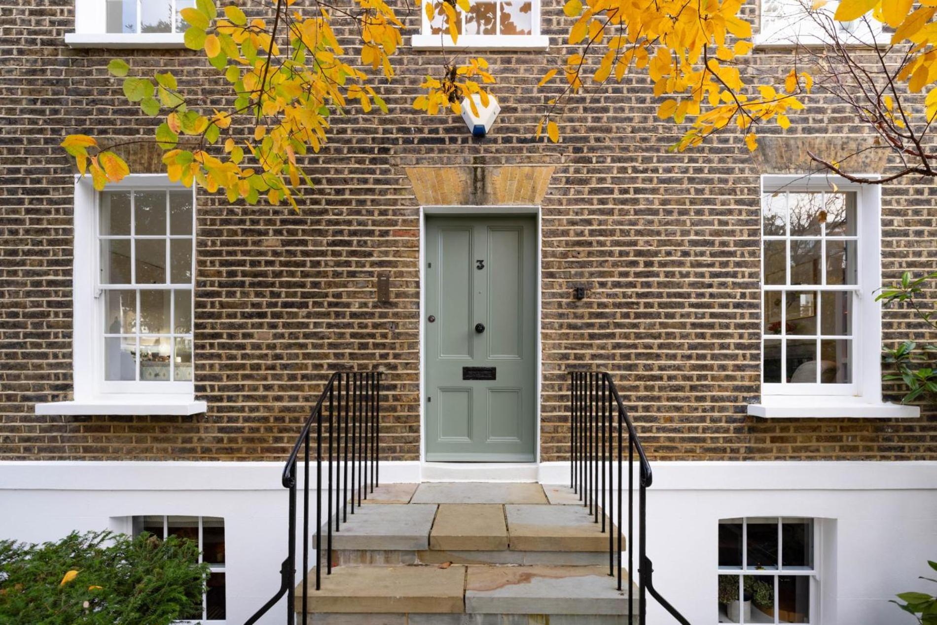 Apartment Living - 3 Bedroom In Chelsea