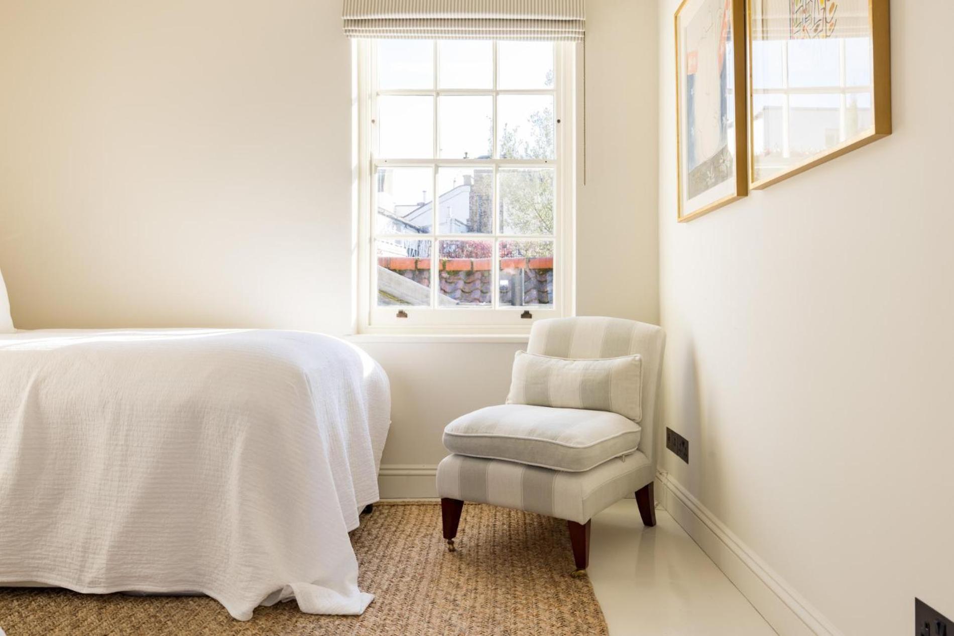 Living - 3 Bedroom In Chelsea *