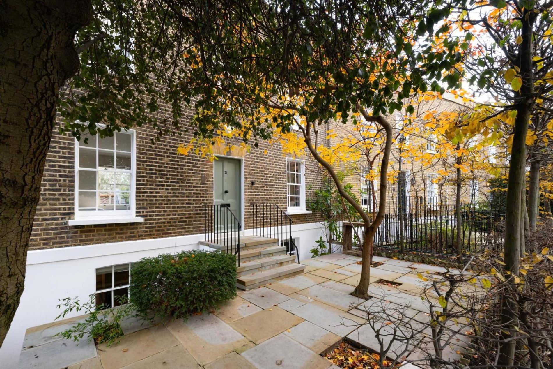 Apartment Living - 3 Bedroom In Chelsea *