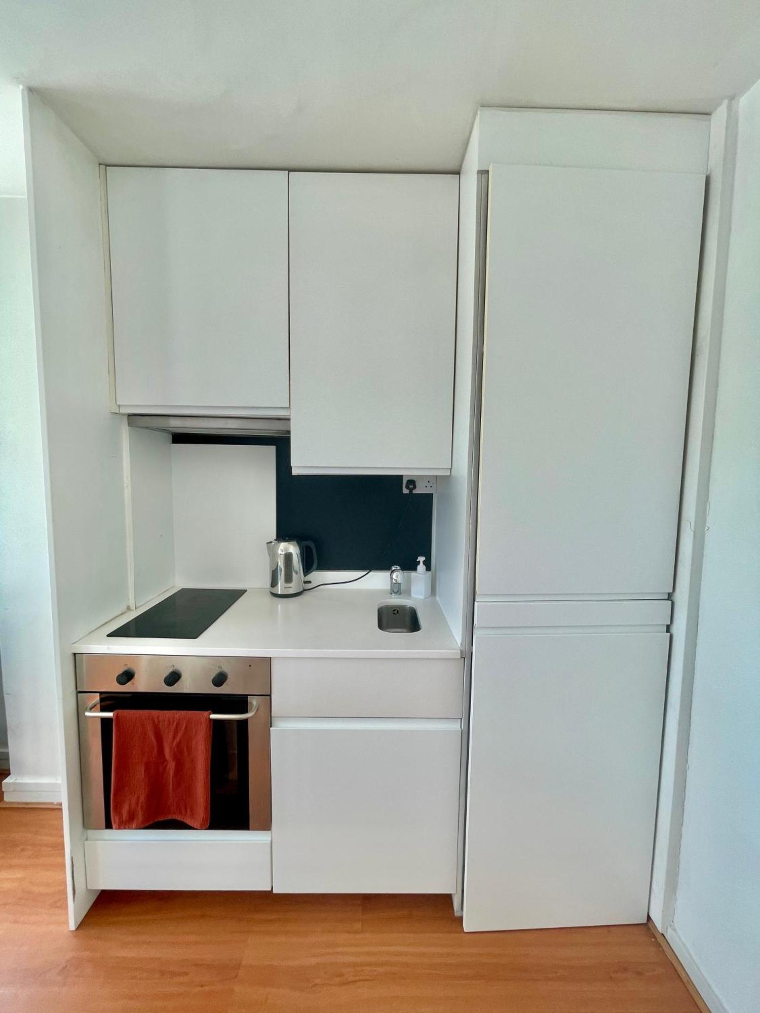 Bright 2-bedroom In Soho High-rise With Skyline Views London