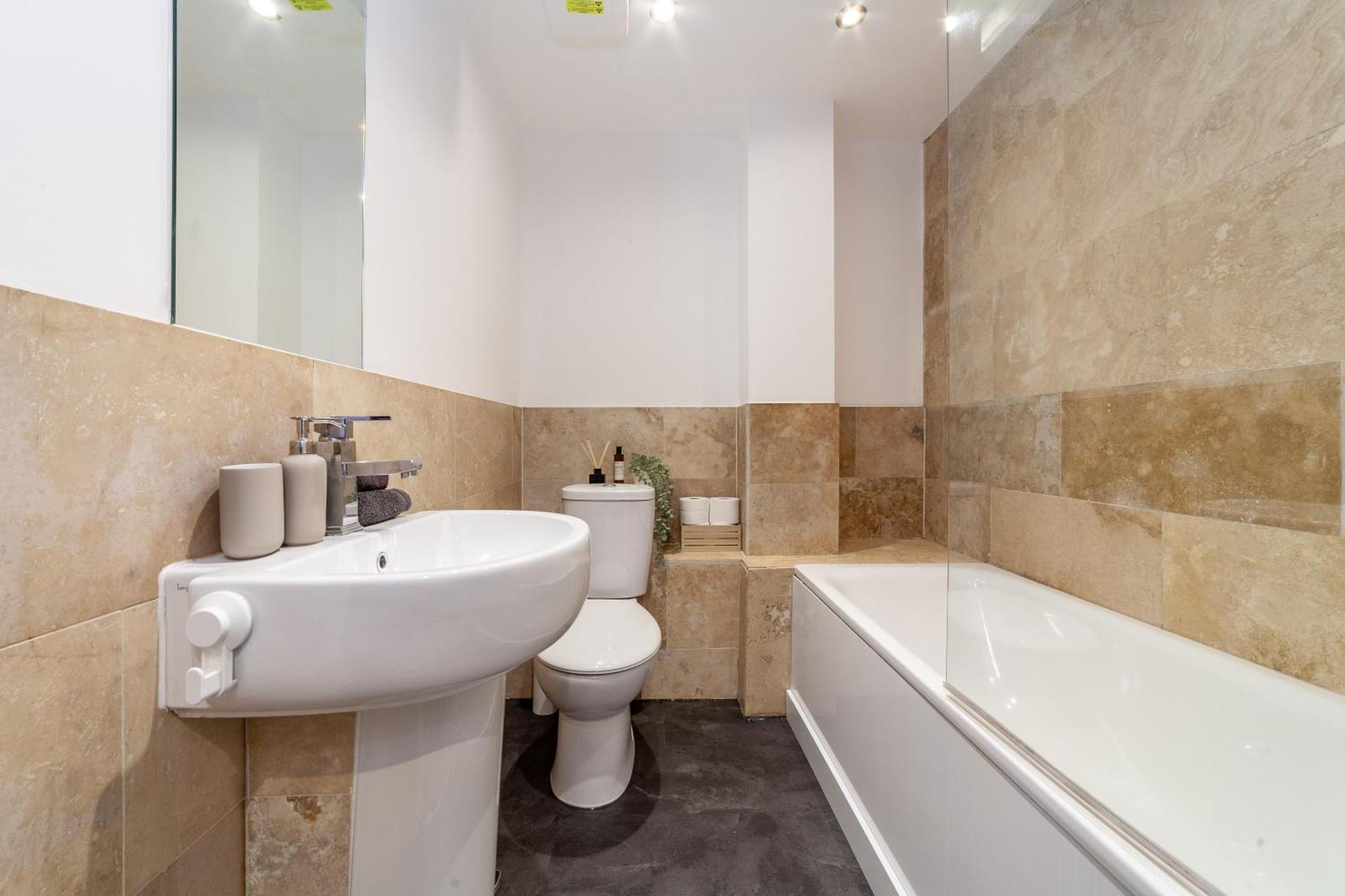 Modern 3 Bed & 3 Bathrooms Flat, Hackney Downs Apartamento
