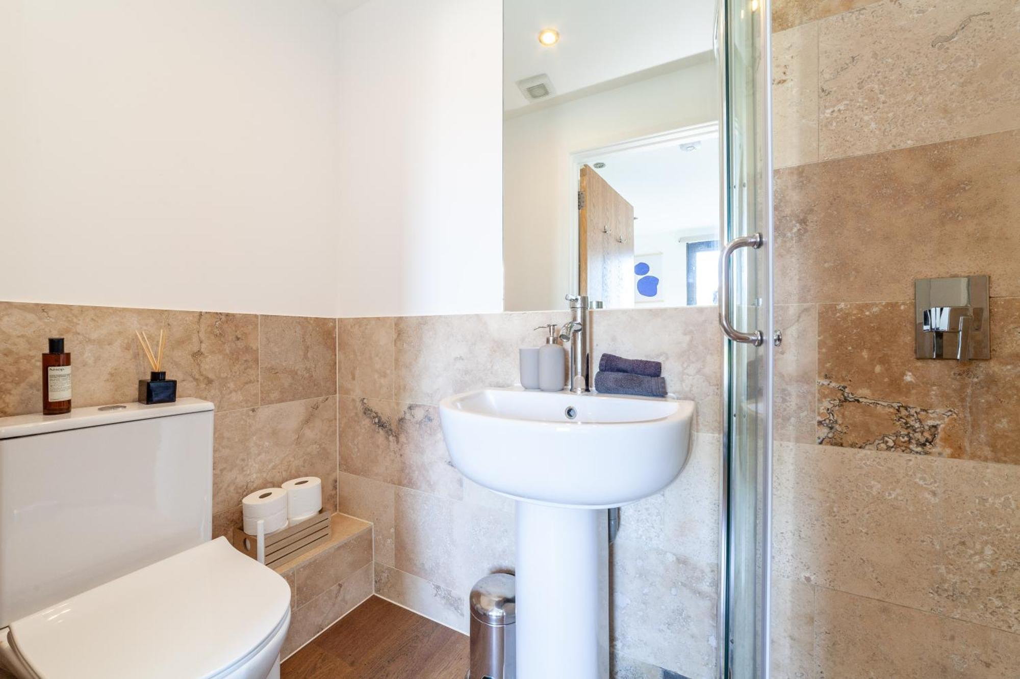 Modern 3 Bed & 3 Bathrooms Flat, Hackney Downs Apartamento