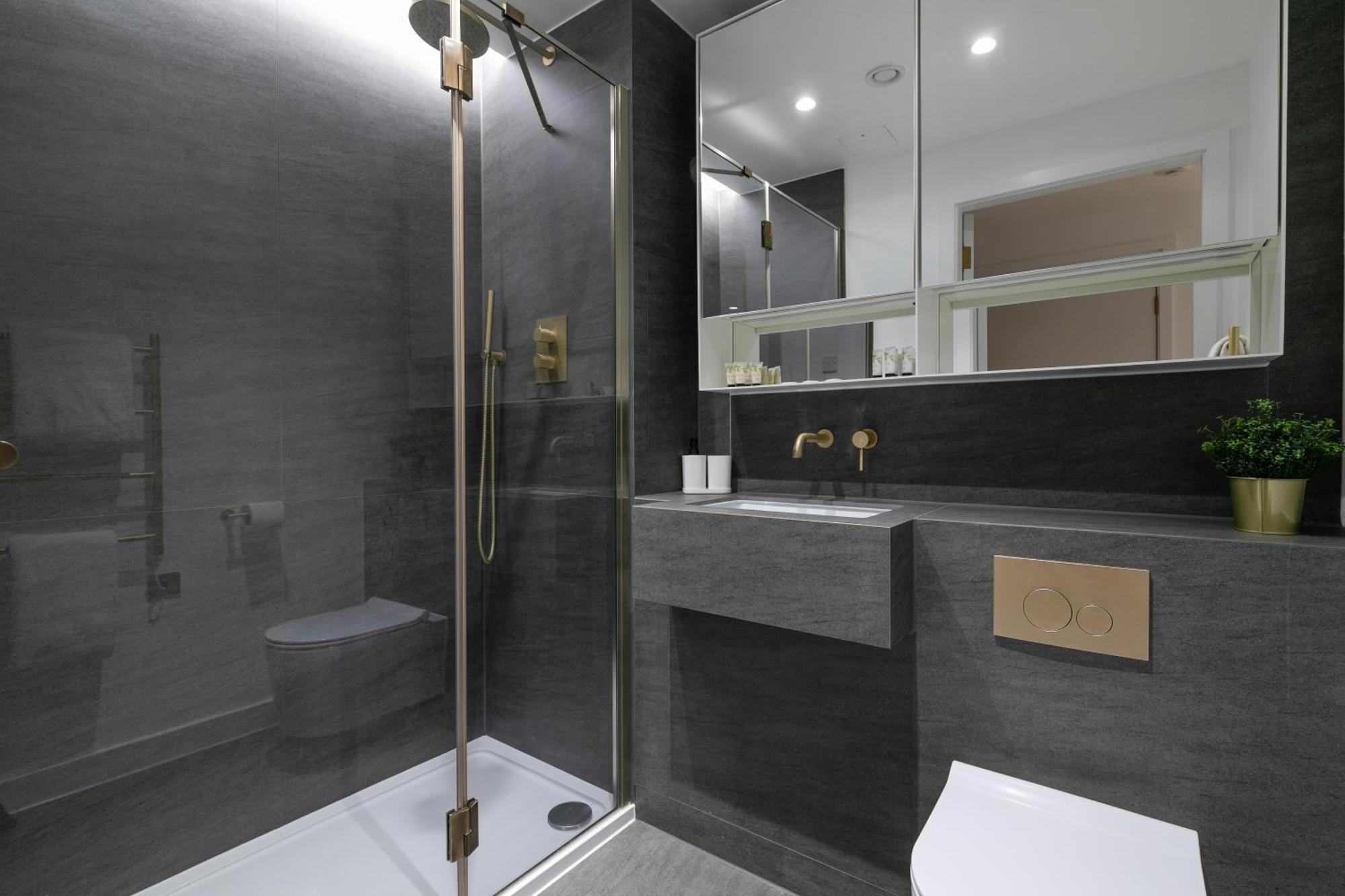 Kings Cross - Luxury 3 Bed Apartment, Private Balcony * Londres