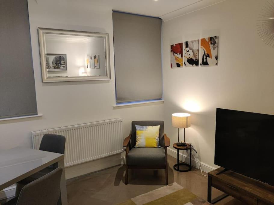 Beautiful, Spacious And Near Covent Garden Apartment London