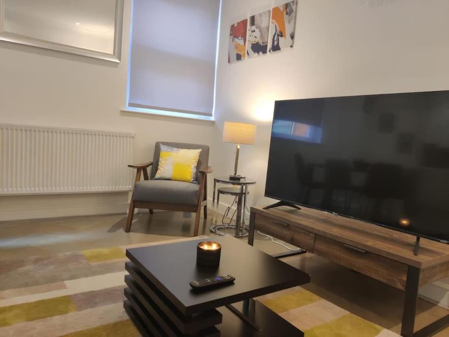 Apartment Beautiful, Spacious And Near Covent Garden London