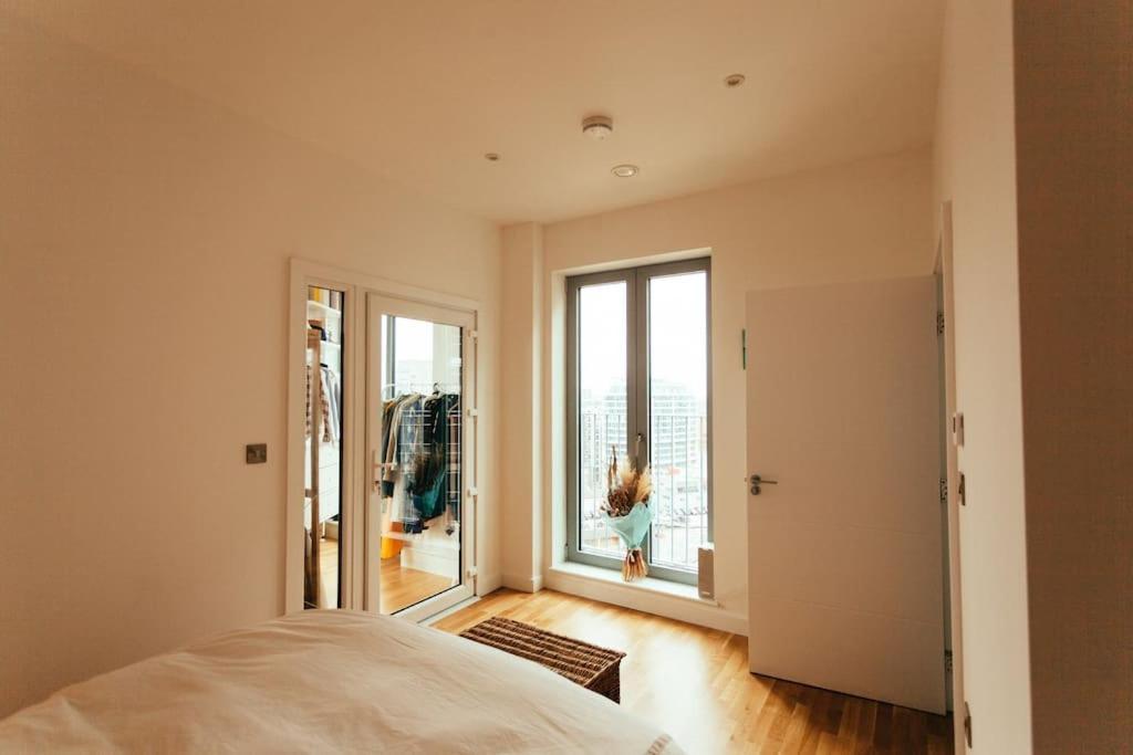 3 Bedroom Penthouse With Terrace And Skyline In Battersea Apartamento