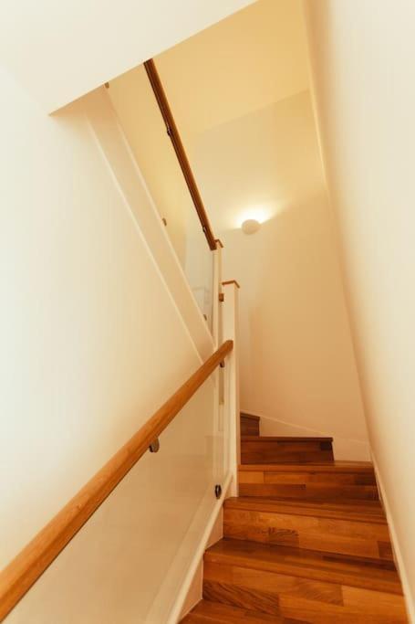 3 Bedroom Penthouse With Terrace And Skyline In Battersea Londres