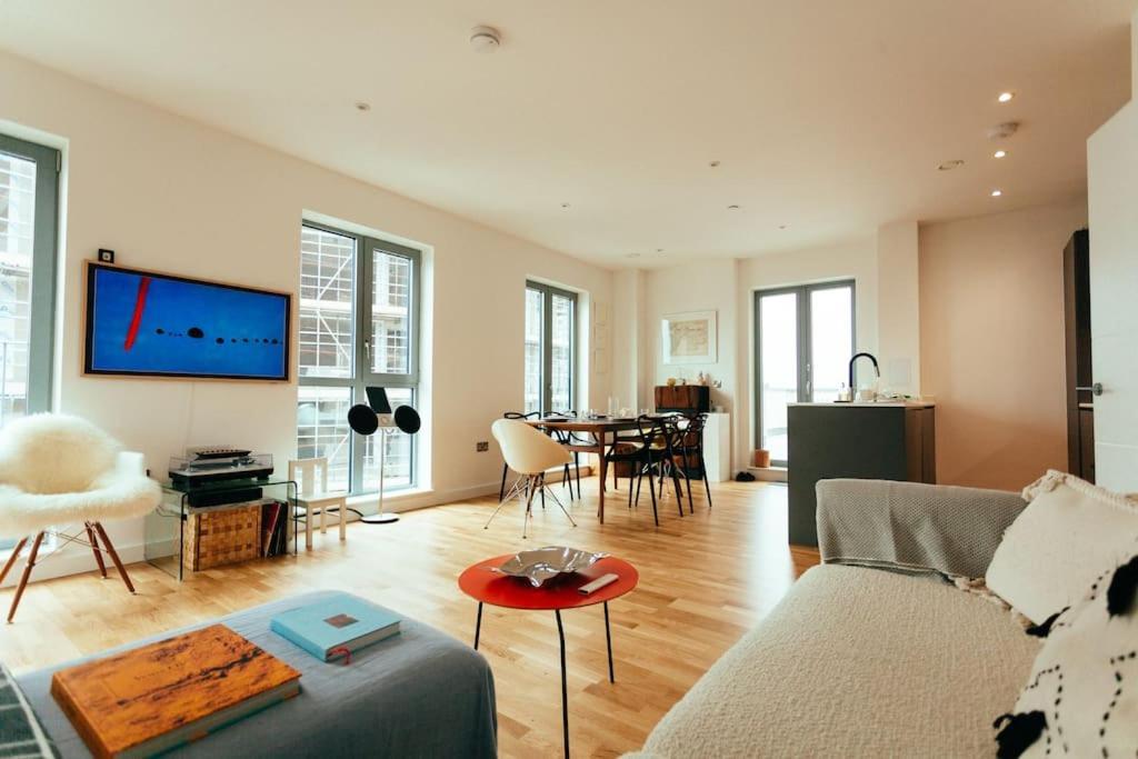 Apartamento 3 Bedroom Penthouse With Terrace And Skyline In Battersea Londres
